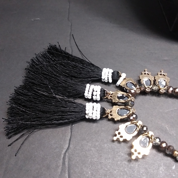 STEVE MADDEN Marbled Stone Beads & Black Tassels Goldtone Statement Necklace NWT - Picture 6 of 7